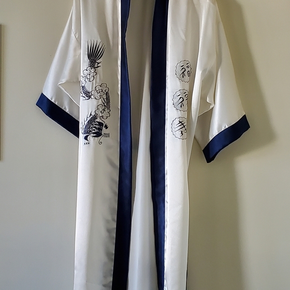 Exquisite 100% silk kimono - Picture 4 of 10